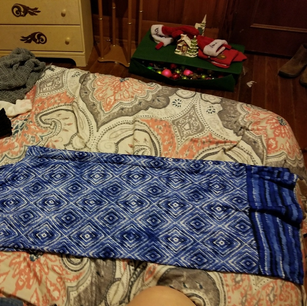 🎊LAST MARK DOWN! Blue and white wide leg pants